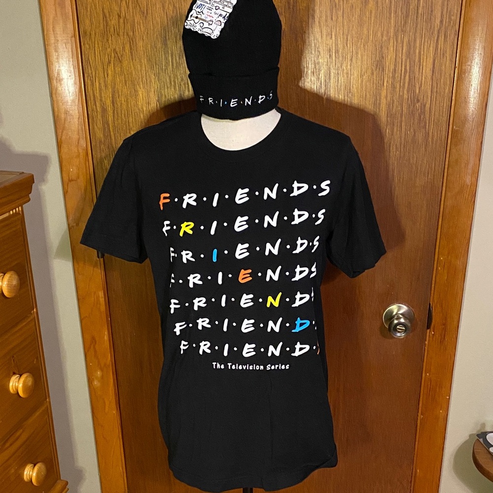 FRIENDS Black Knit Hat and Tee Shirt Set